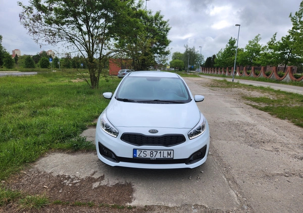 Kia Ceed cena 42000 przebieg: 147200, rok produkcji 2015 z Kostrzyn małe 254